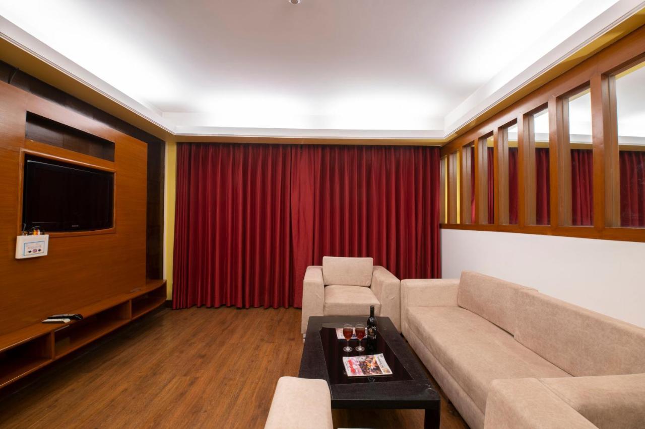 Mastiff Grand Manali Resort Экстерьер фото