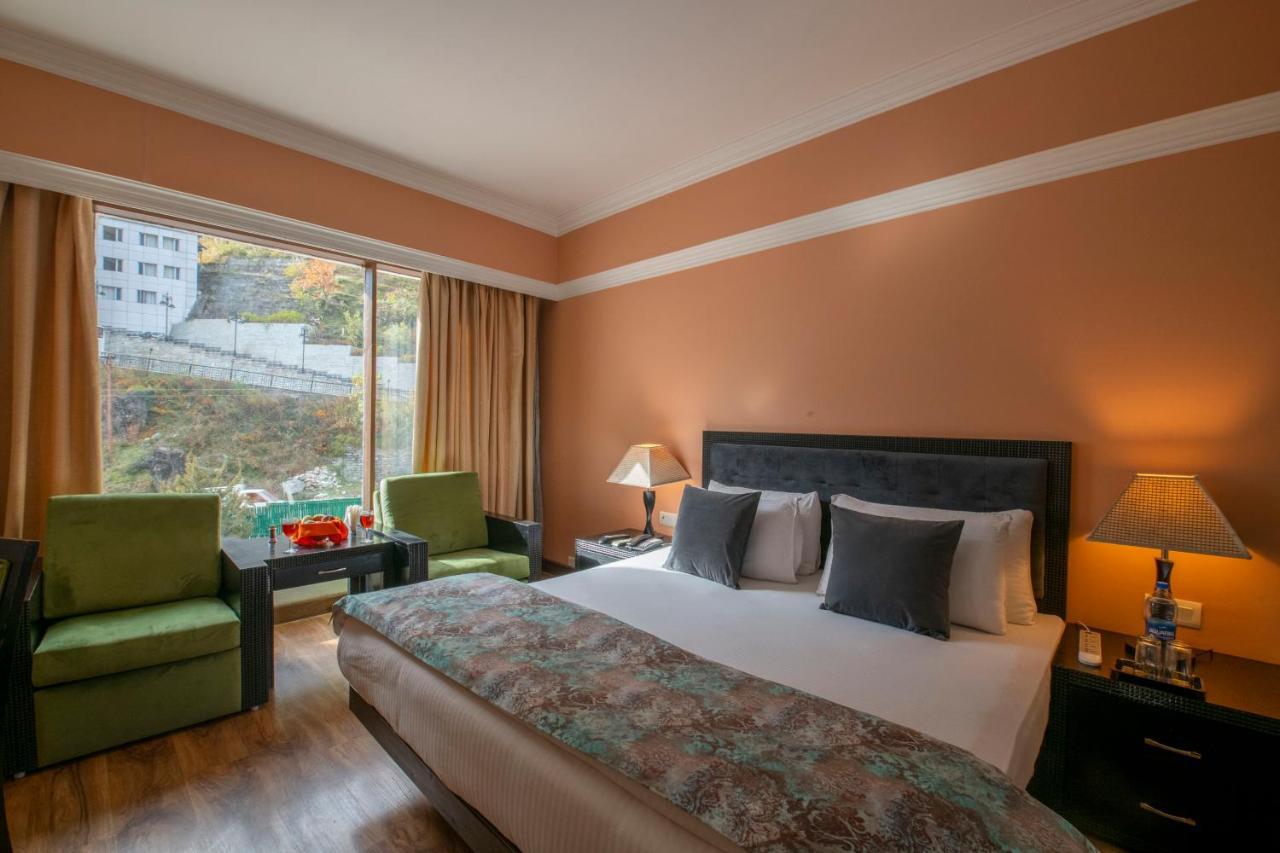Mastiff Grand Manali Resort Экстерьер фото