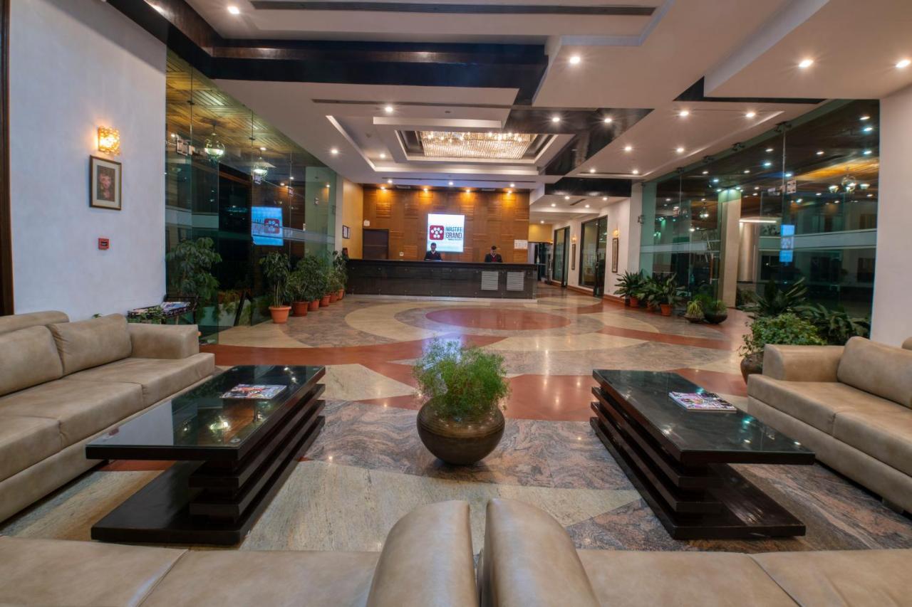 Mastiff Grand Manali Resort Экстерьер фото