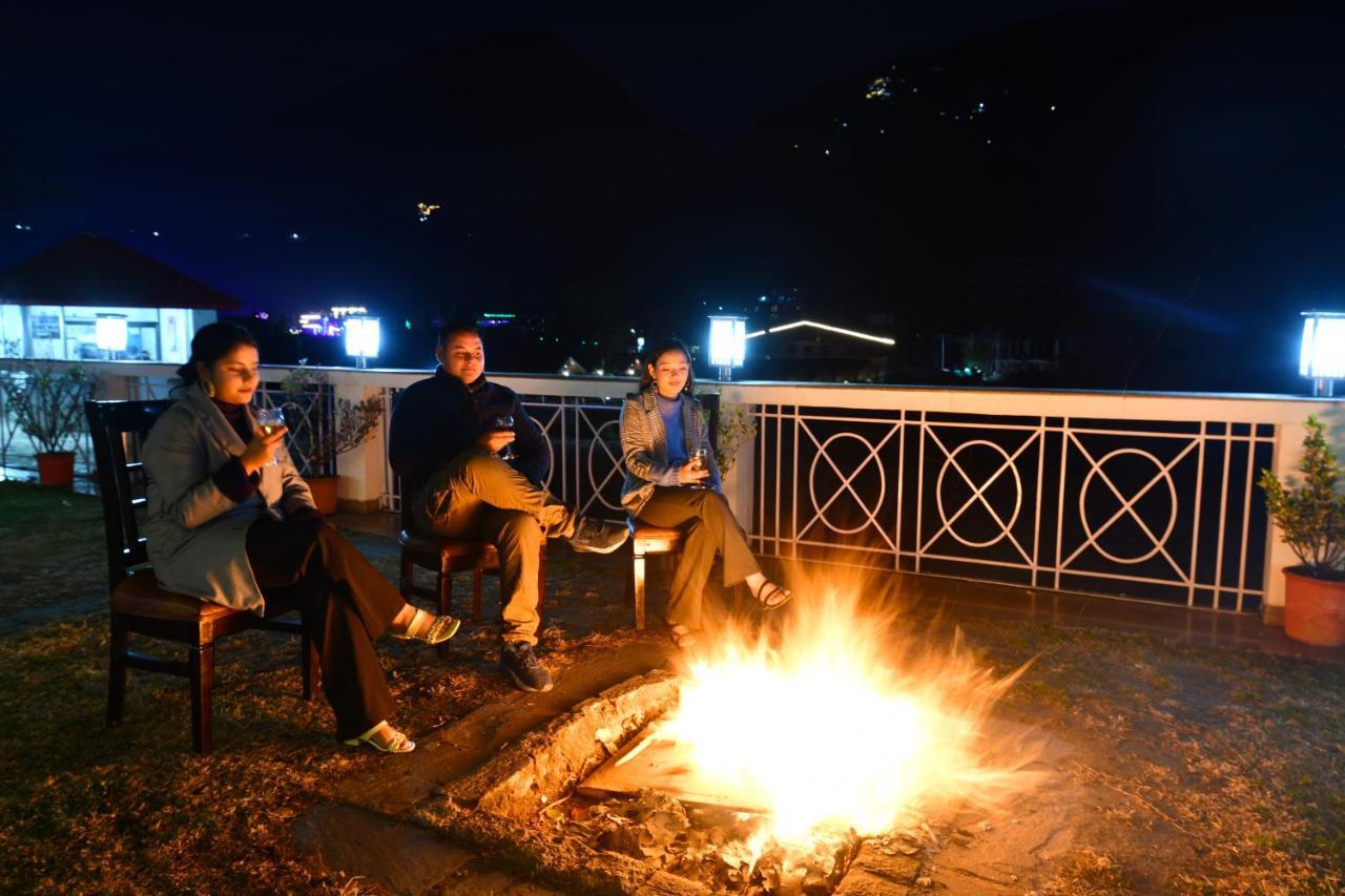 Mastiff Grand Manali Resort Экстерьер фото
